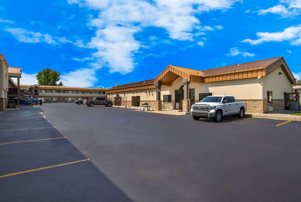 Best Western Plains Motel Wall Exterior photo